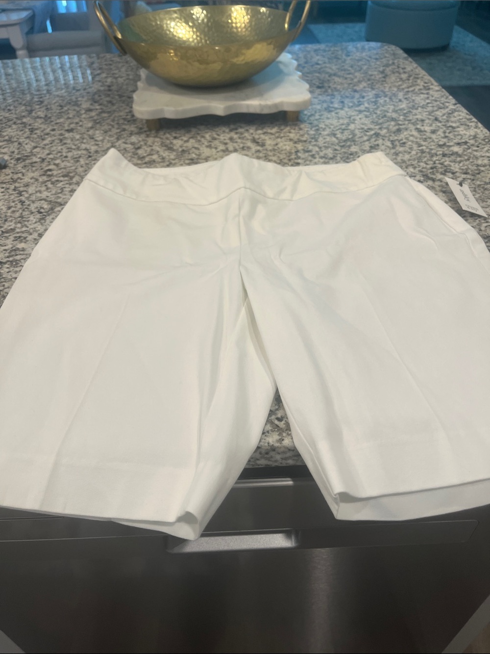 NWT crown & ivy White Women’s Stretch Bermuda Shorts